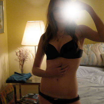 Miranda i svarta sexiga underkläder